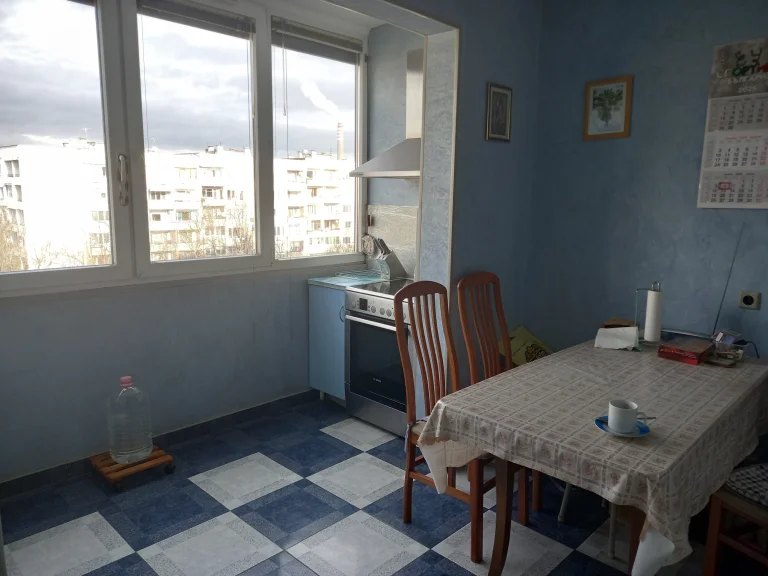 Тристаен апартамент за продажба София Лагера