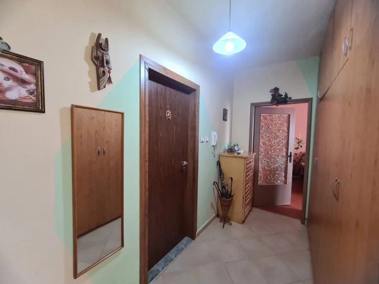 Едностаен апартамент дава под наем София Младост 4