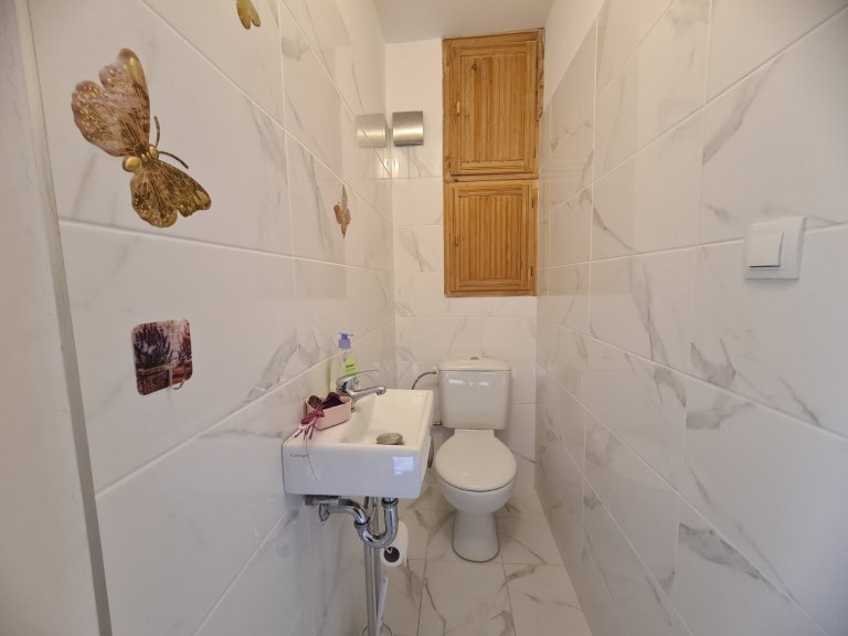 Двустаен апартамент дава под наем София Лагера - Photo 6