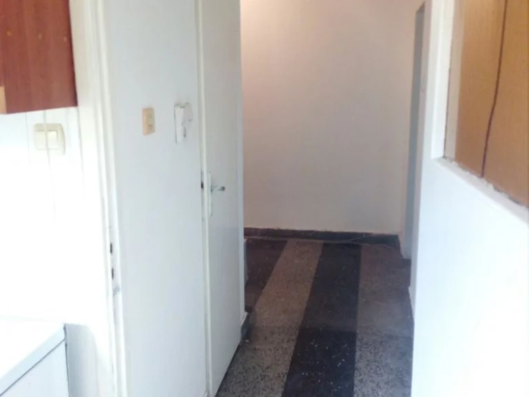 Двустаен апартамент дава под наем Пловдив Въстанически