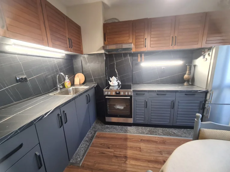 Тристаен апартамент дава под наем София Изток