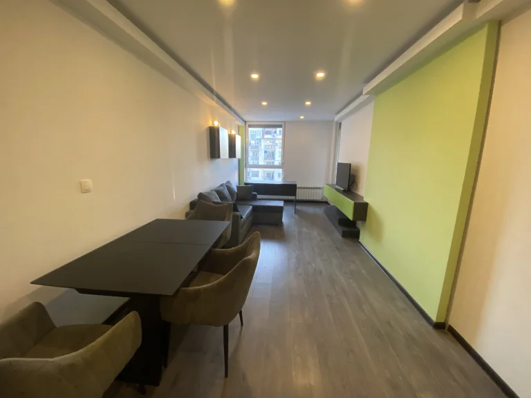 Двустаен апартамент дава под наем София Младост 4