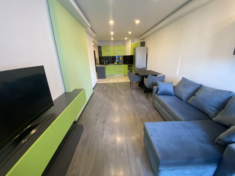 Двустаен апартамент дава под наем София Младост 4