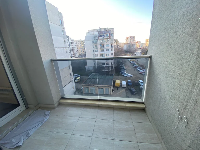 Двустаен апартамент дава под наем София Младост 4