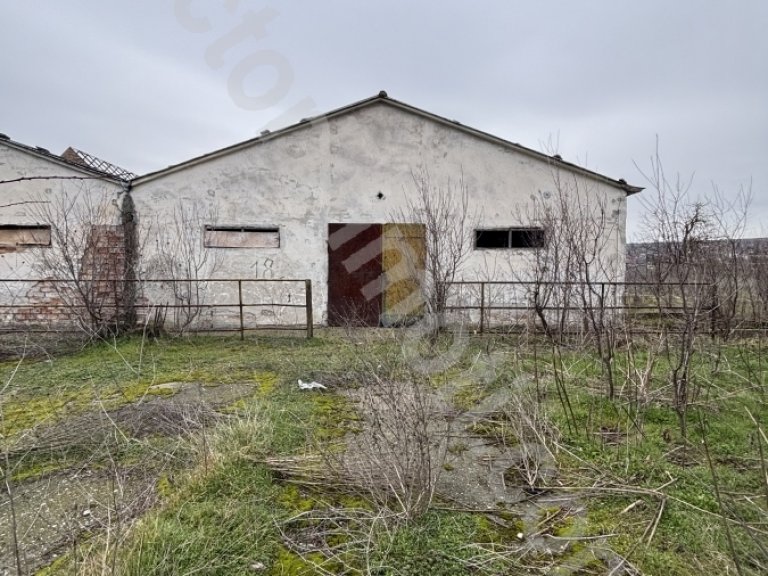 Склад за продажба Велико Търново област с.Шереметя