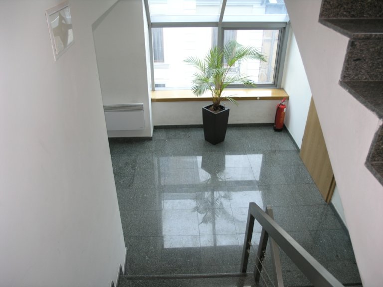 Сграда за продажба София Център - Photo 9