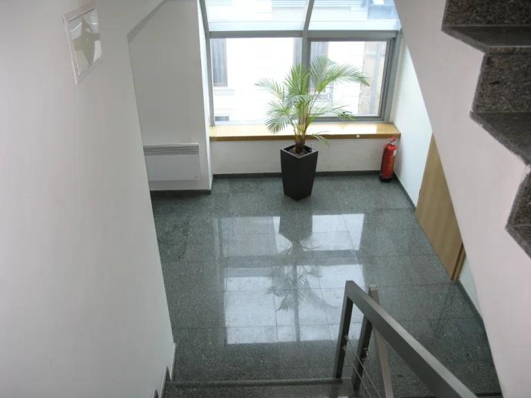 Сграда за продажба София Център