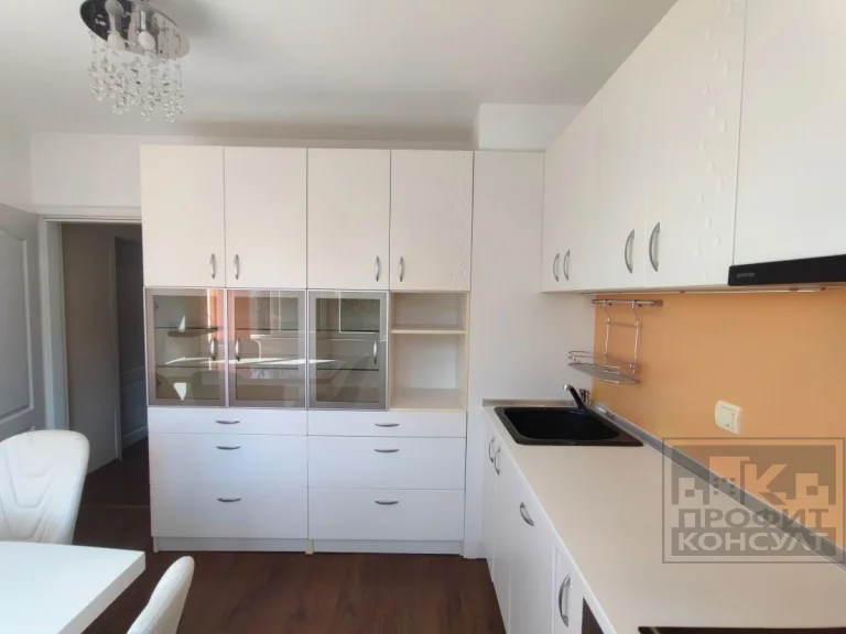 Тристаен апартамент за продажба Велико Търново Бузлуджа