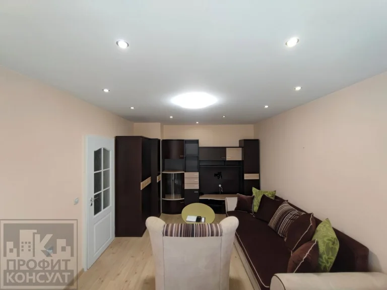 Тристаен апартамент за продажба Велико Търново Бузлуджа