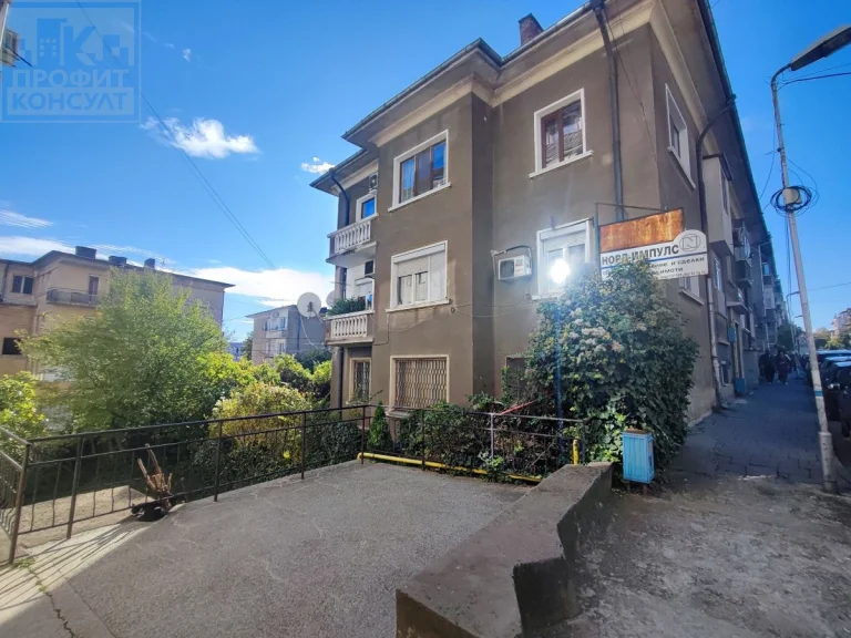 Тристаен апартамент за продажба Велико Търново Център