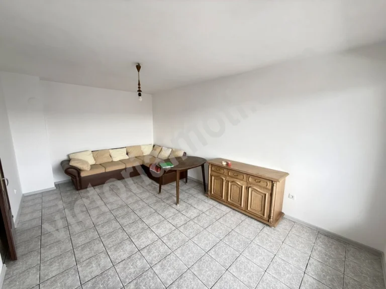 Тристаен апартамент за продажба Велико Търново Бузлуджа