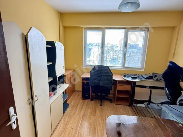 Тристаен апартамент за продажба Велико Търново Бузлуджа