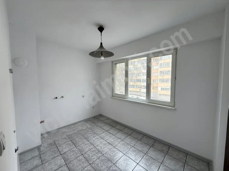 Тристаен апартамент за продажба Велико Търново Бузлуджа