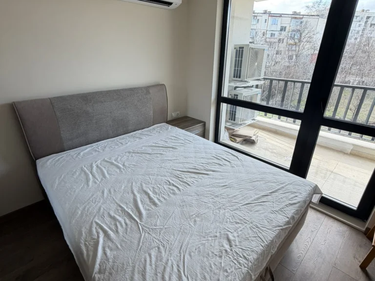 Двустаен апартамент дава под наем Пловдив Христо Смирненски