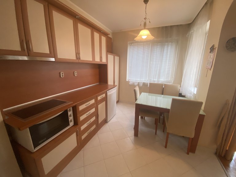 Двустаен апартамент дава под наем София Център - Photo 4