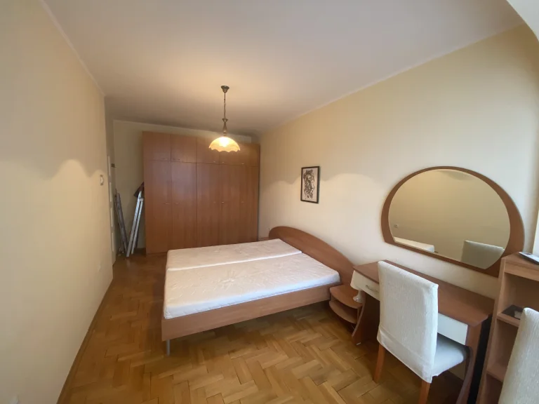 Двустаен апартамент дава под наем София Център