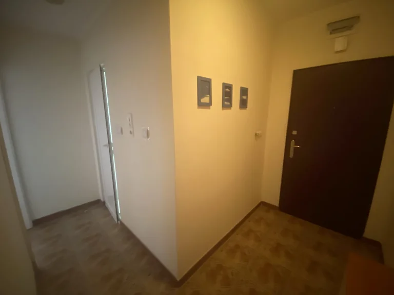 Двустаен апартамент дава под наем София Център