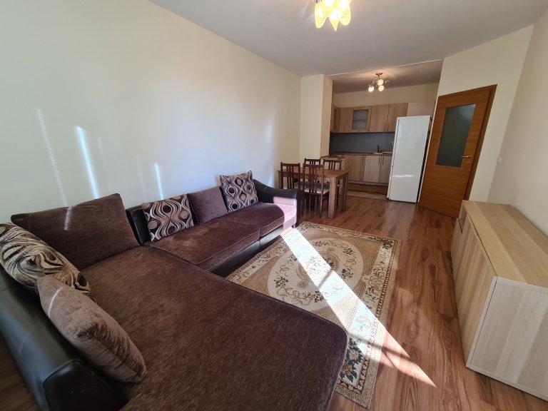 Двустаен апартамент дава под наем София Банишора