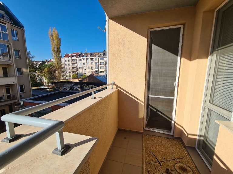 Двустаен апартамент дава под наем София Банишора - Photo 9