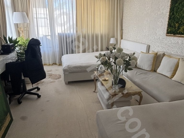 Тристаен апартамент за продажба Велико Търново Бузлуджа