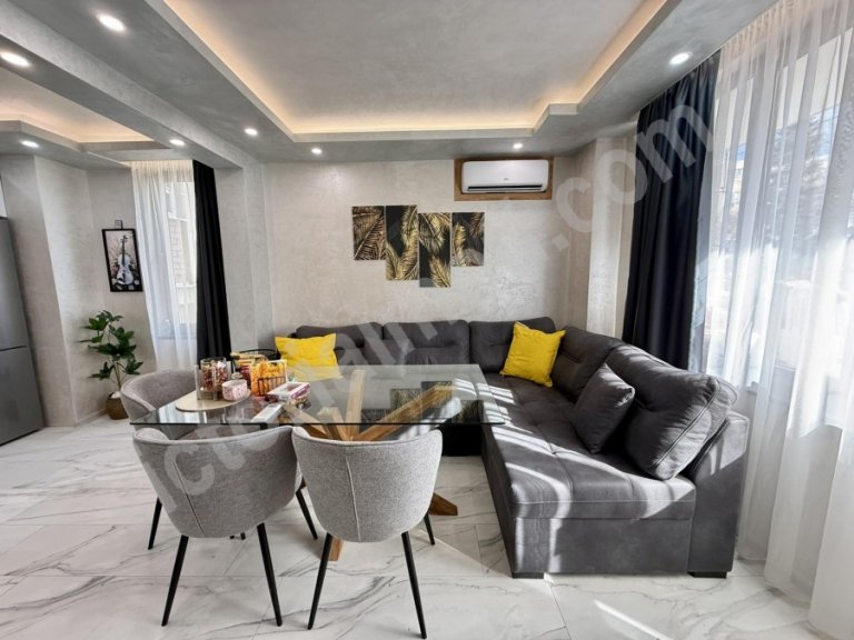 Тристаен апартамент за продажба Велико Търново Колю Фичето