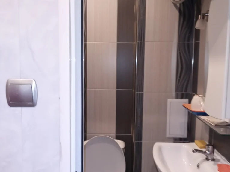 Двустаен апартамент дава под наем Варна Младост 1