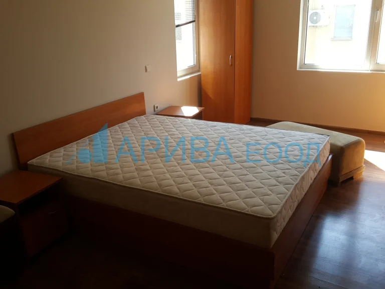 Тристаен апартамент дава под наем Хасково Център