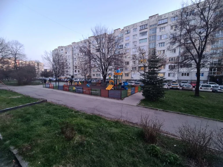 Двустаен апартамент дава под наем София Света Троица