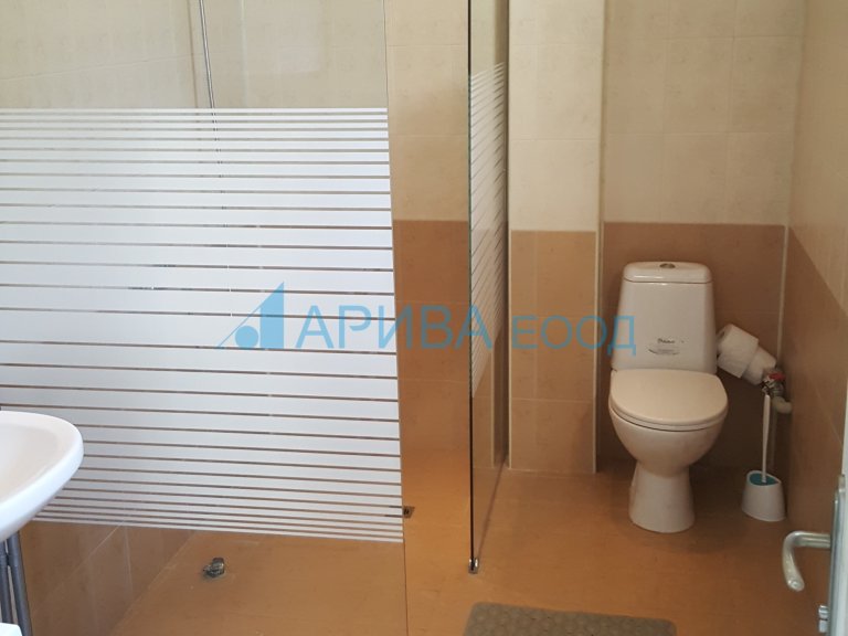 Двустаен апартамент дава под наем Хасково Център - Photo 8