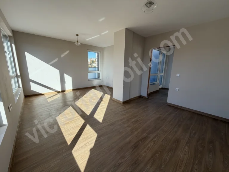 Тристаен апартамент за продажба Велико Търново Център