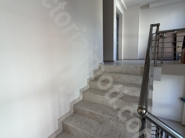 Тристаен апартамент за продажба Велико Търново Център - Photo 5