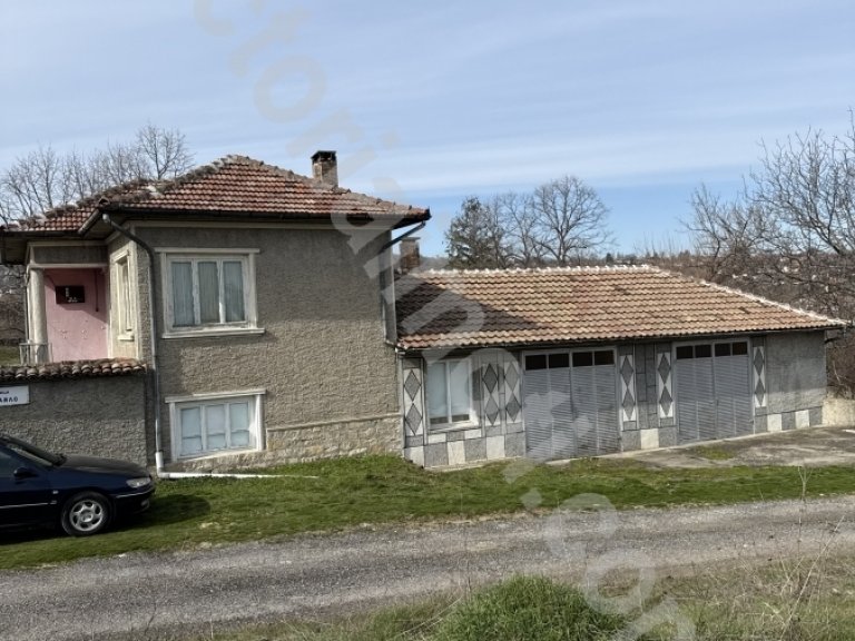 Къща за продажба Велико Търново област с.Самоводене