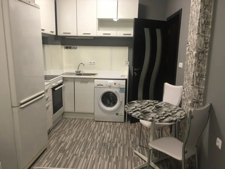 Двустаен апартамент дава под наем Пловдив Южен