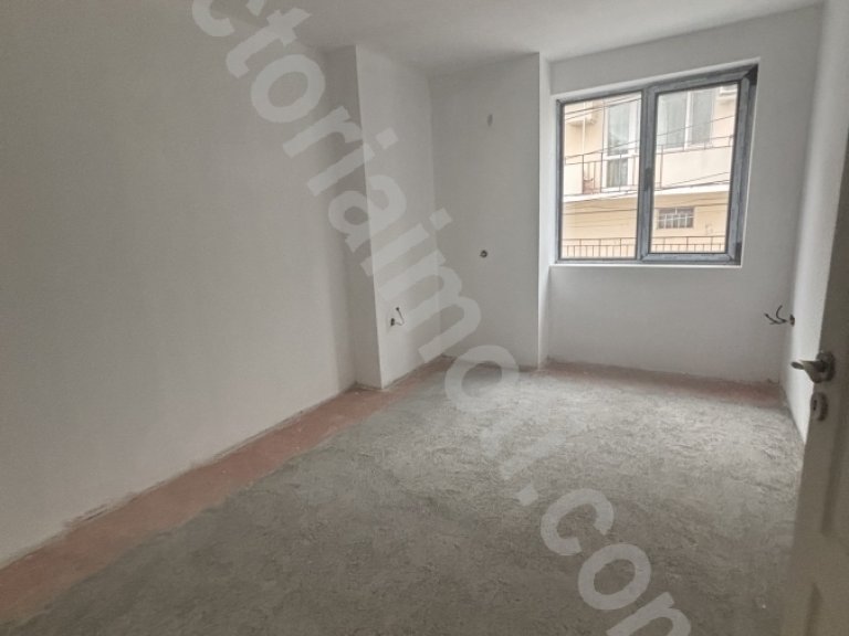 Тристаен апартамент за продажба Велико Търново Център - Photo 2