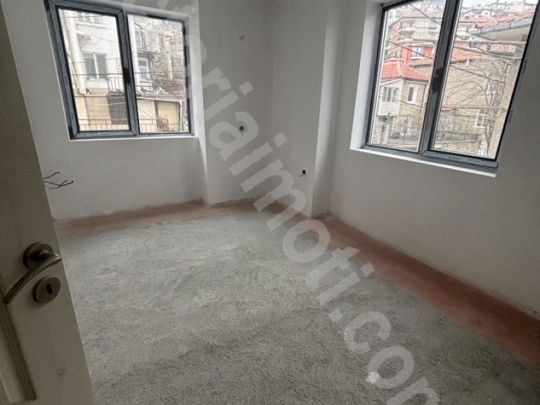 Тристаен апартамент за продажба Велико Търново Център