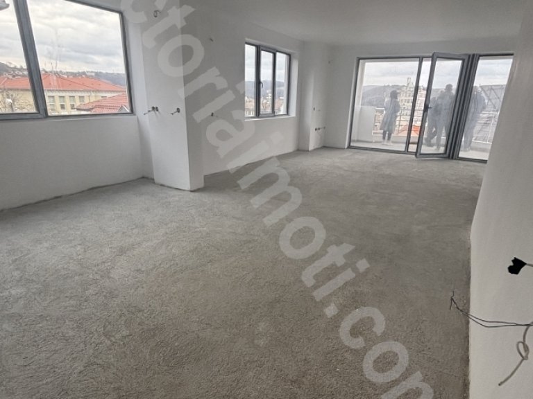 Тристаен апартамент за продажба Велико Търново Център - Photo 3