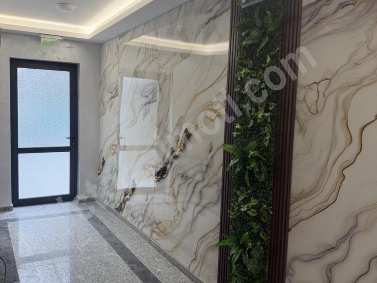 Тристаен апартамент за продажба Велико Търново Бузлуджа - Photo 2