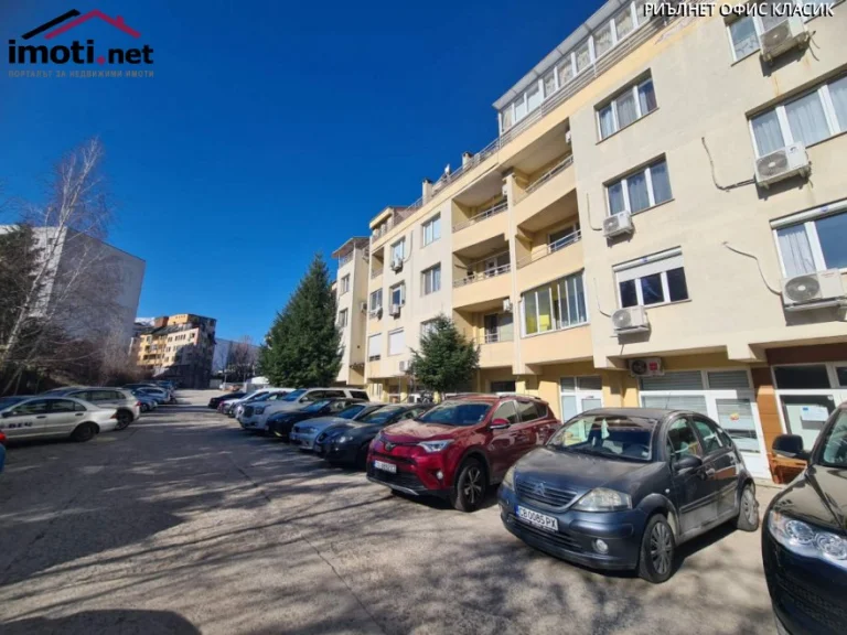 Тристаен апартамент дава под наем София Витоша