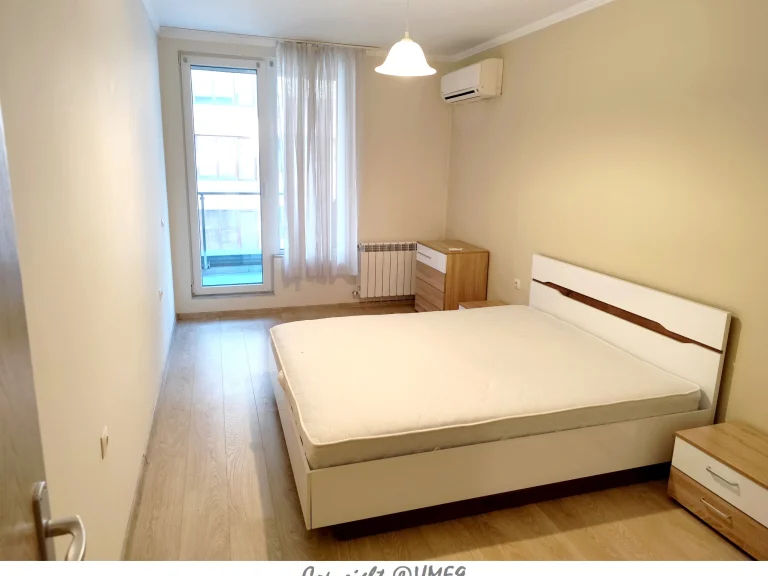 Двустаен апартамент дава под наем София Бъкстон