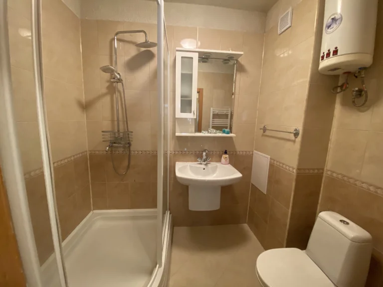 Двустаен апартамент дава под наем София Младост 1