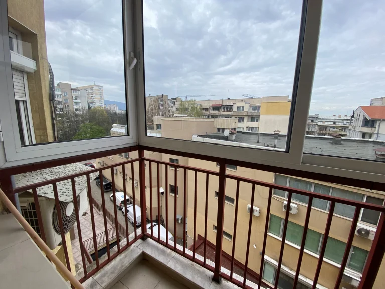 Двустаен апартамент дава под наем София Младост 1