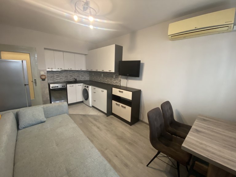 Двустаен апартамент дава под наем София Лозенец