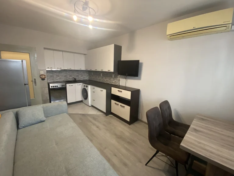 Двустаен апартамент дава под наем София Лозенец