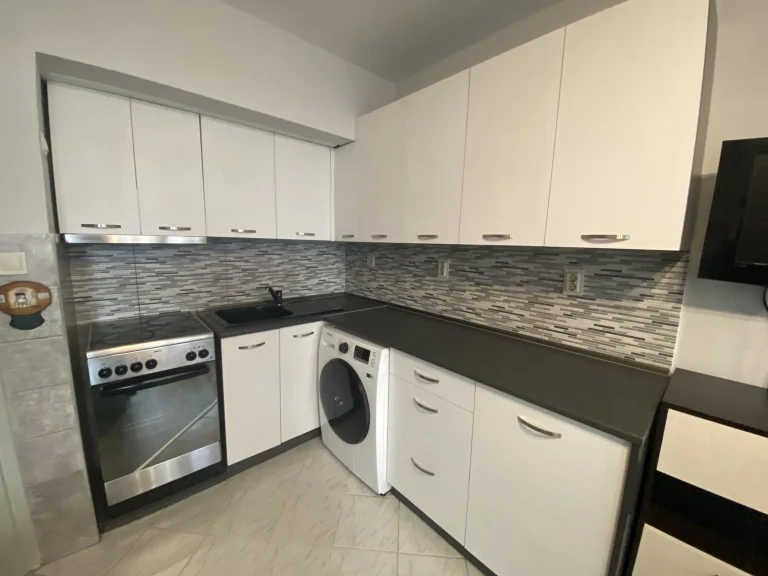 Двустаен апартамент дава под наем София Лозенец