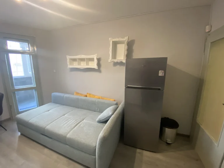 Двустаен апартамент дава под наем София Лозенец