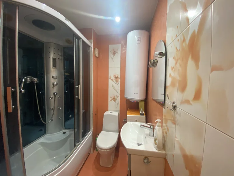 Двустаен апартамент дава под наем София Лозенец