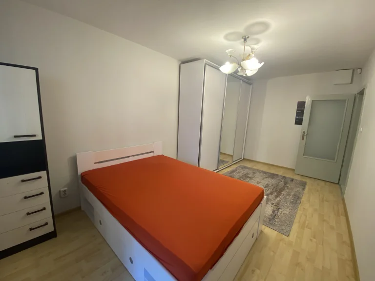 Двустаен апартамент дава под наем София Лозенец