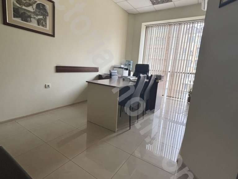 Офис за продажба Велико Търново Център - Photo 4