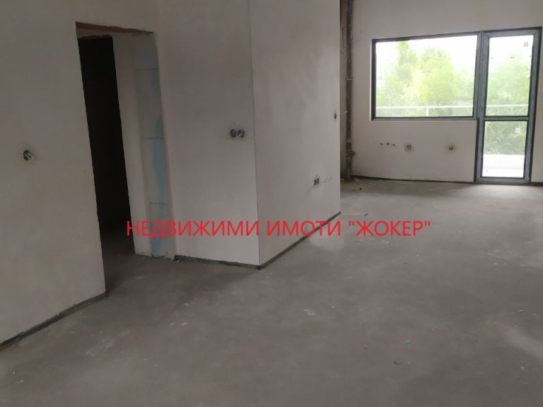 Тристаен апартамент за продажба Велико Търново Бузлуджа