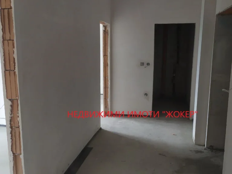 Тристаен апартамент за продажба Велико Търново Бузлуджа